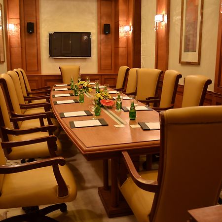 Hotel Royal Tulip Navi Mumbai Extérieur photo