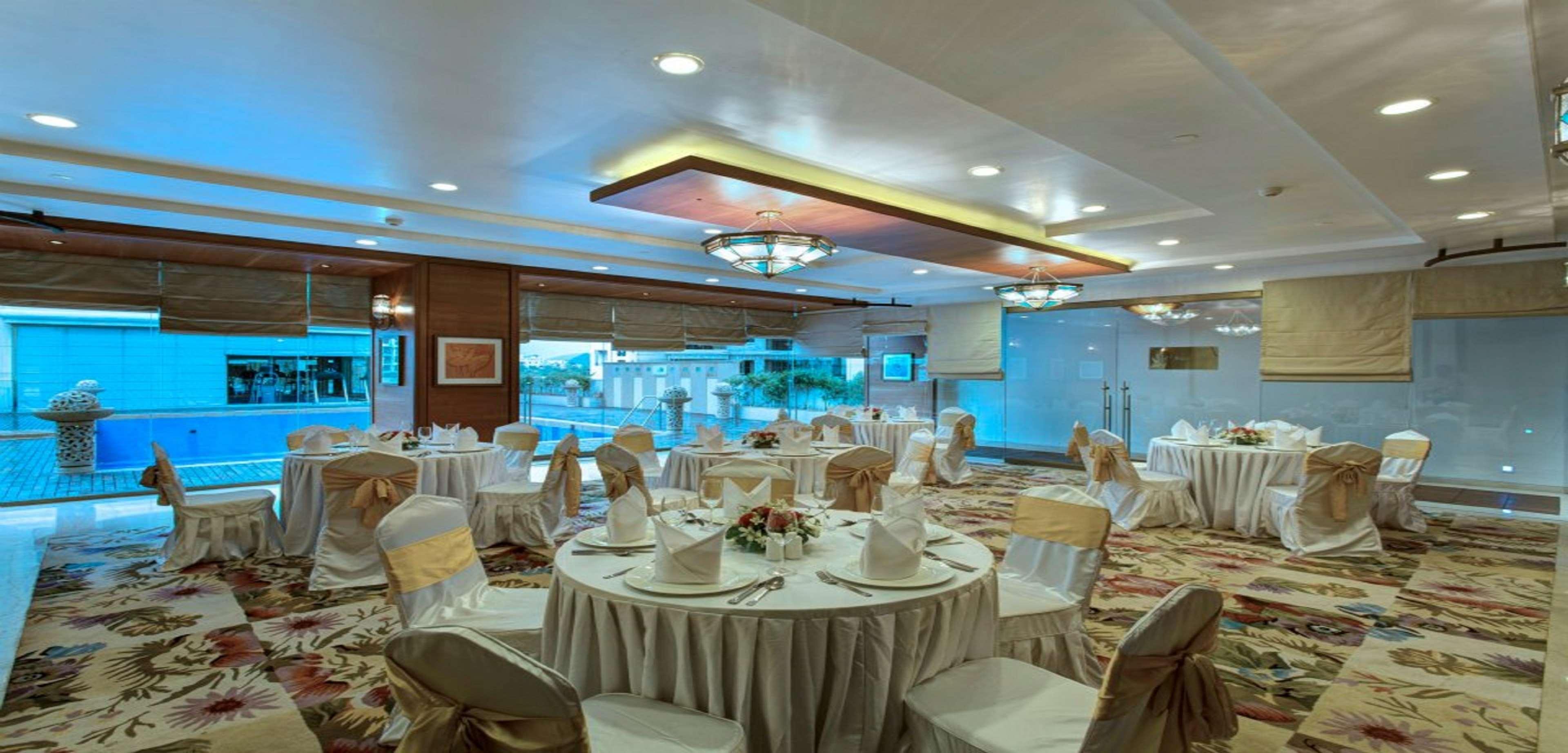 Hotel Royal Tulip Navi Mumbai Extérieur photo