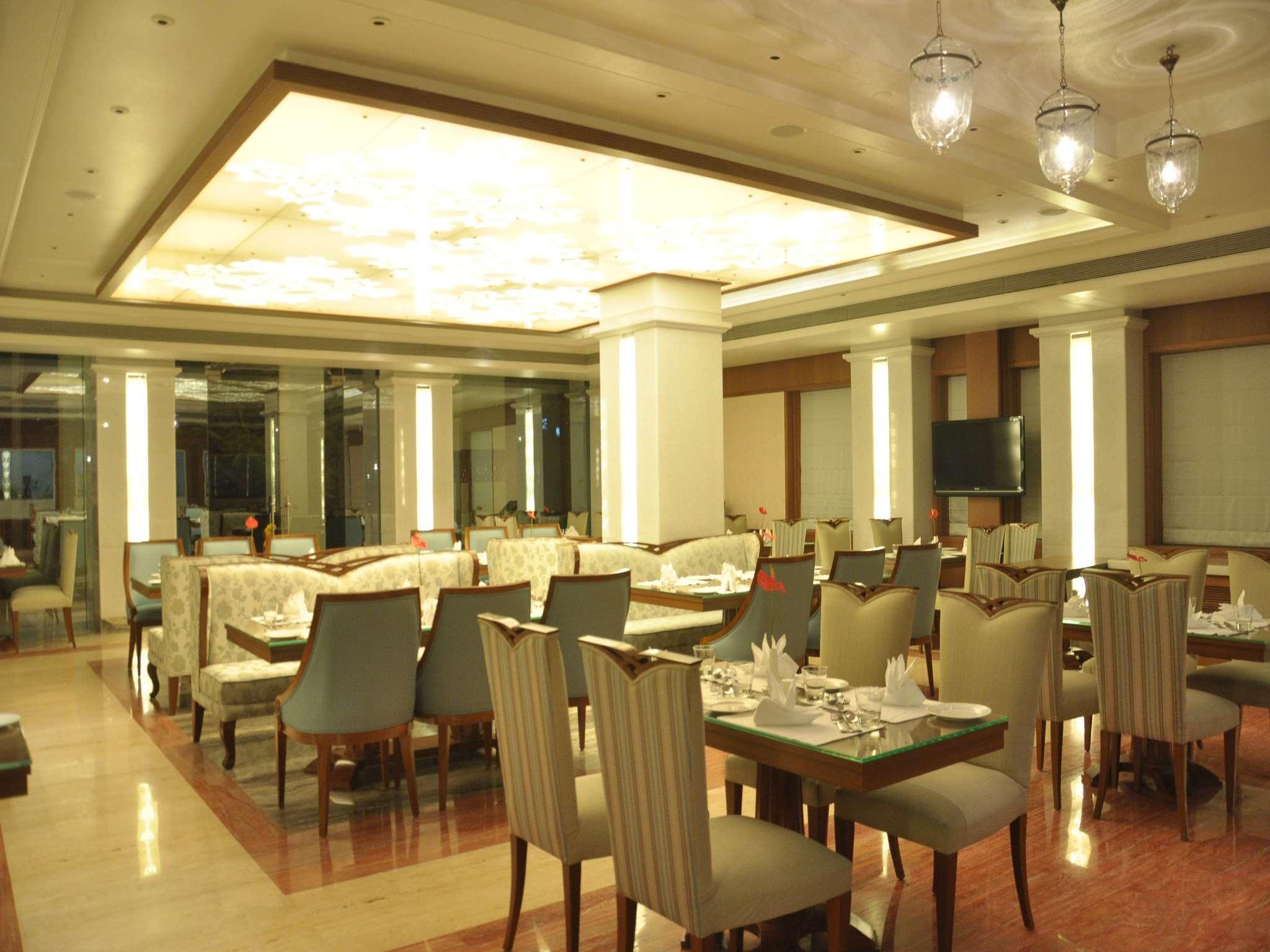 Hotel Royal Tulip Navi Mumbai Extérieur photo