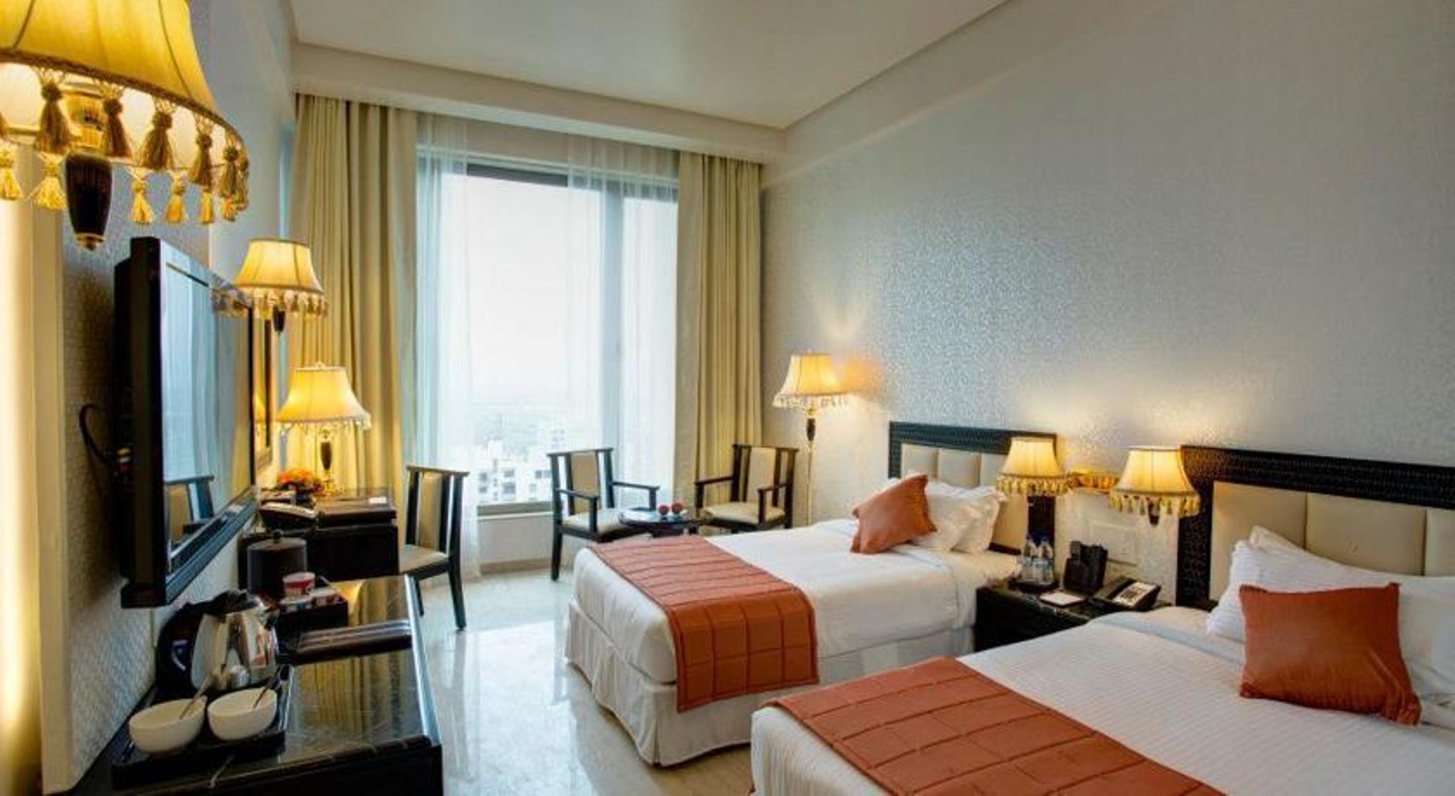 Hotel Royal Tulip Navi Mumbai Extérieur photo