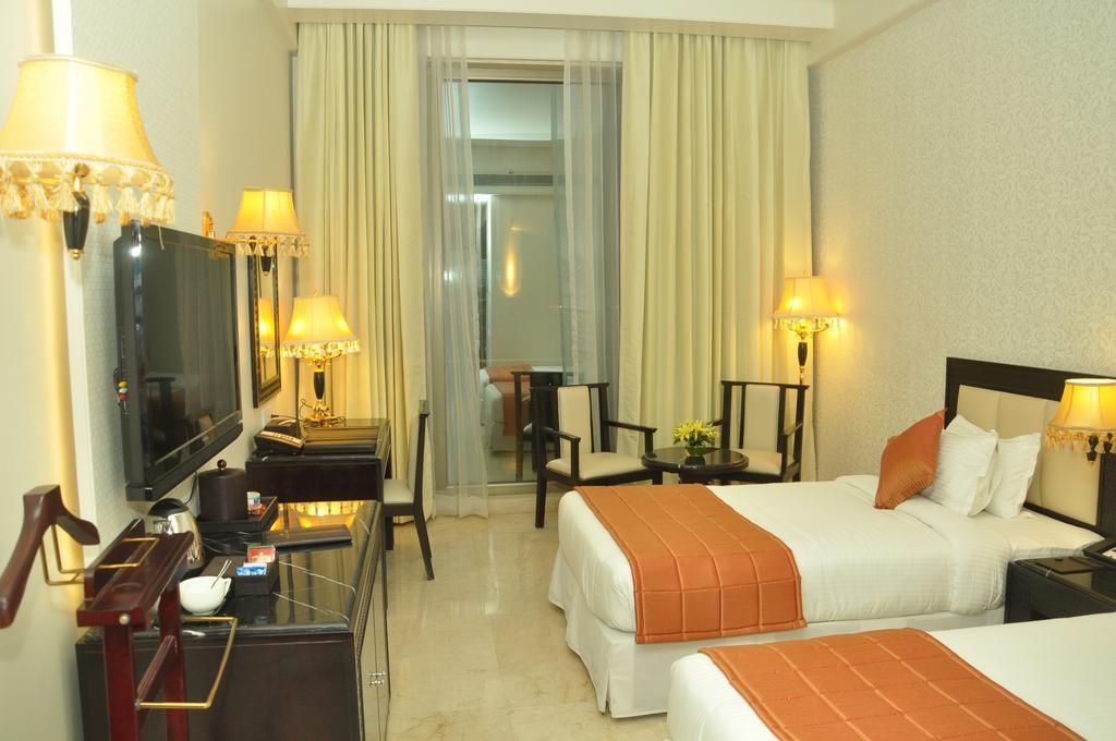 Hotel Royal Tulip Navi Mumbai Extérieur photo