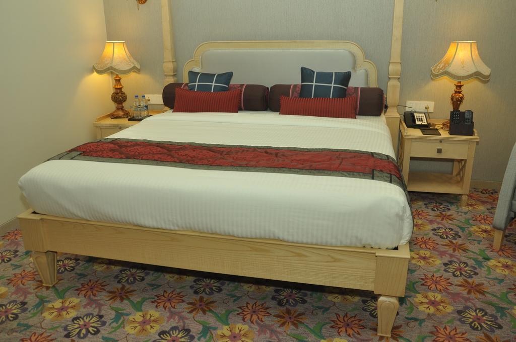 Hotel Royal Tulip Navi Mumbai Extérieur photo