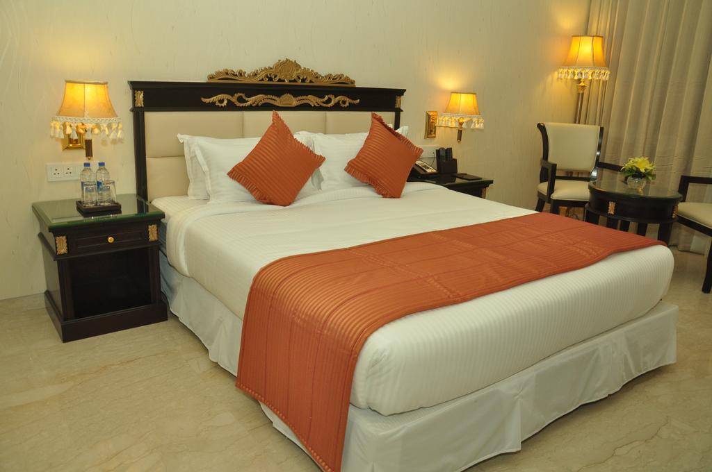 Hotel Royal Tulip Navi Mumbai Extérieur photo