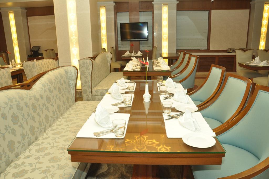 Hotel Royal Tulip Navi Mumbai Extérieur photo