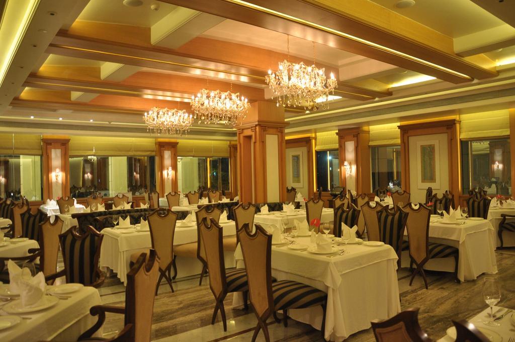 Hotel Royal Tulip Navi Mumbai Extérieur photo